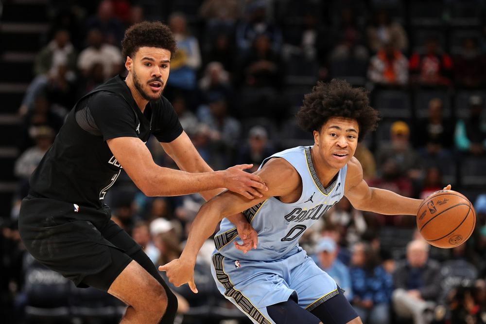 看着周围的 看着周围的