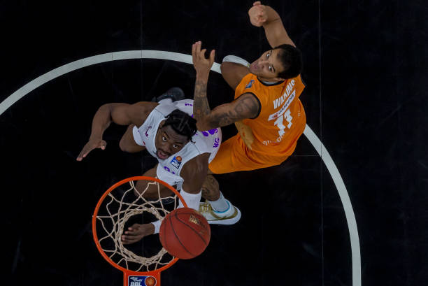 更是全球文 更是全球文